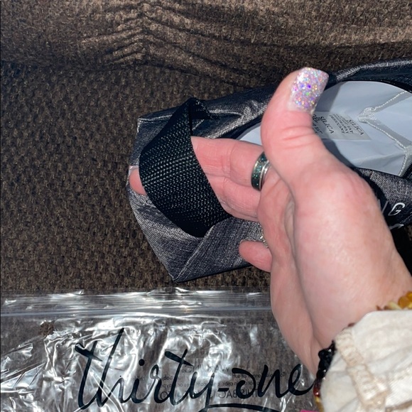 3/$25 🧜♀️ NWT THIRTY-ONE “Let’s Go Pouch” - Picture 4 of 4